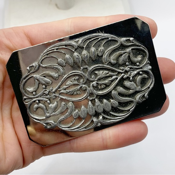 Large silver belt buckle with swirling pewter vines art nouveau style design - Picture 8 of 11